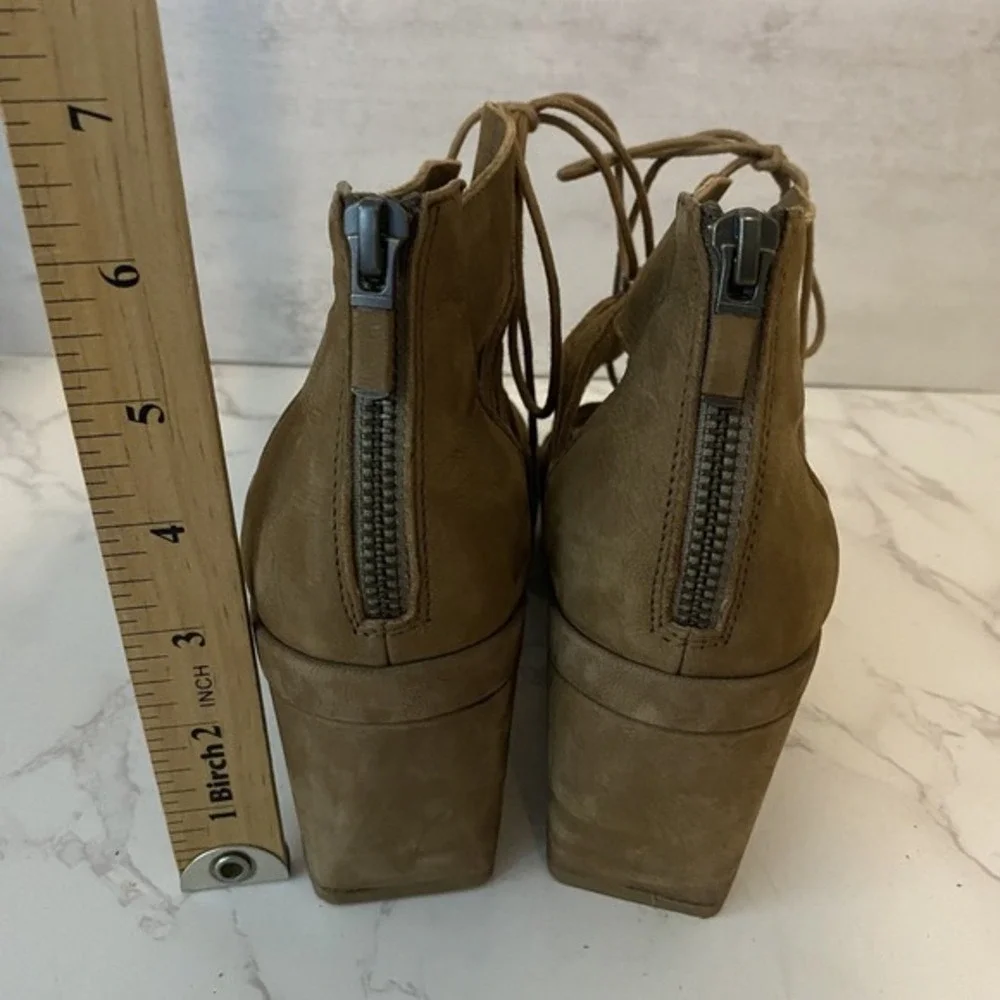 Eileen Fisher good pre
